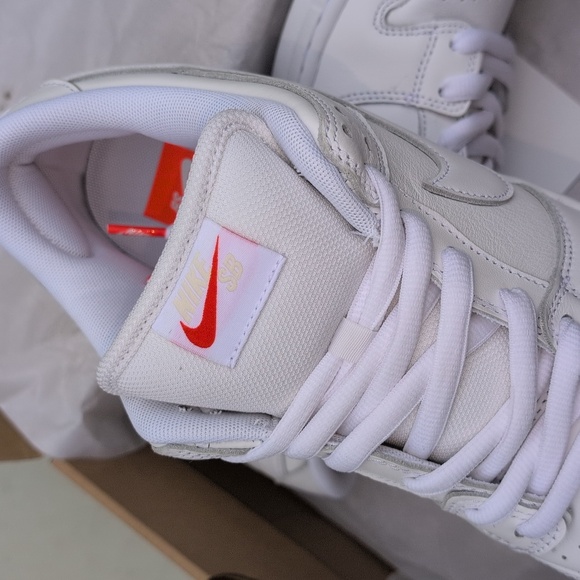 Nike SB Dunk Low Pro - Triple White Orange Label - Men's Size 11 ( FJ1674-100 ) - Picture 5 of 9